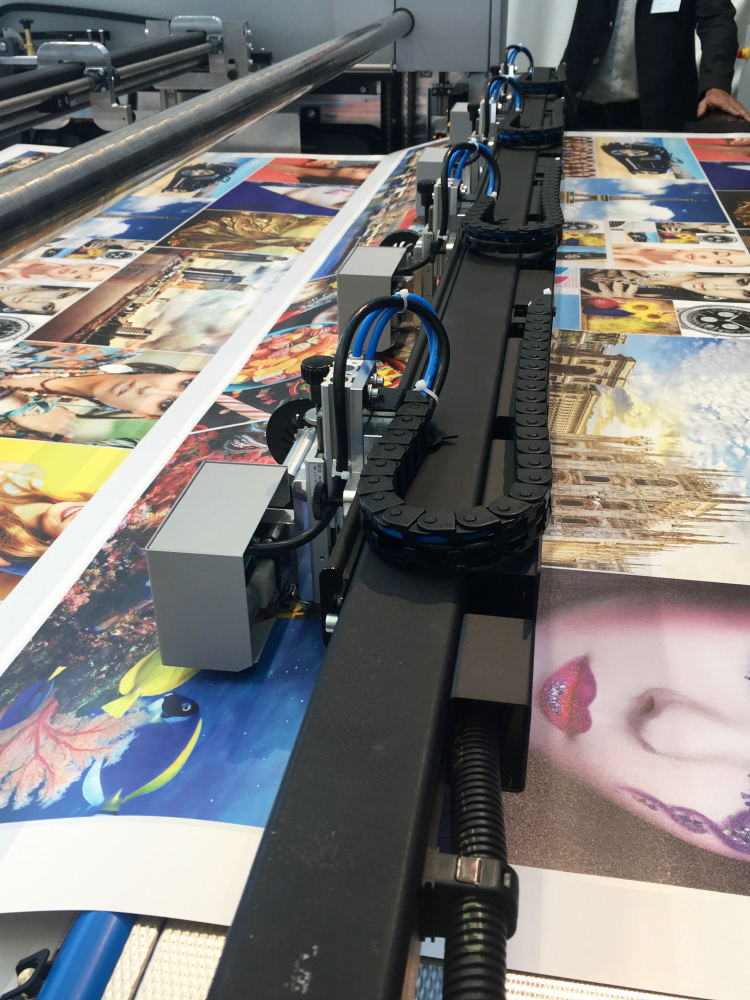 Media handling on the P5 200HS